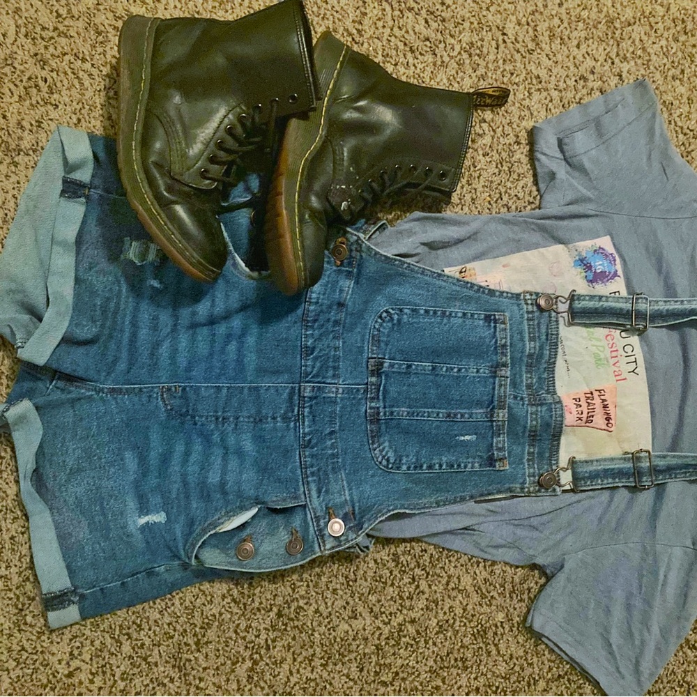Overall shorts